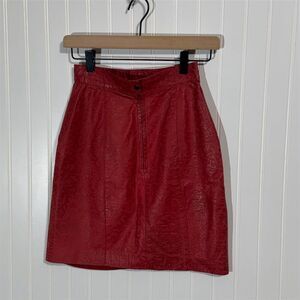 VTG  New‎ Yorker Red Embossed Leather Skirt 7 High Waist Midi Mob Wife 80s Retro